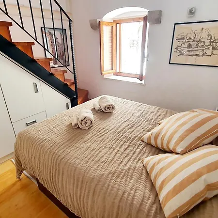 Fidelissima Palace *