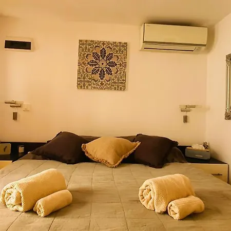 Fidelissima Palace *