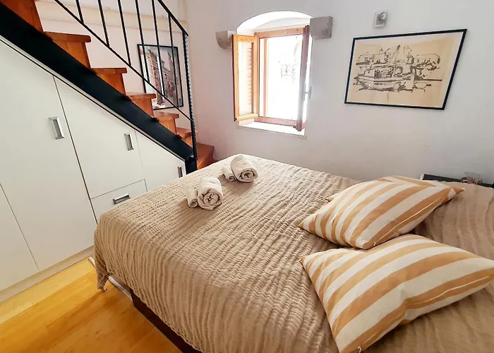 Fidelissima Palace *